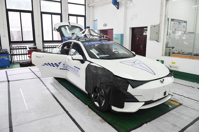 實訓新裝備亮相汽車工程學院│引進智能網聯實訓系統助力汽車智能技術
